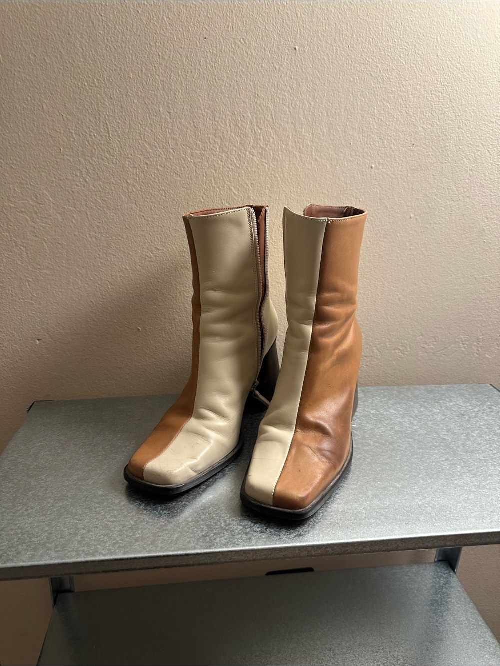Alohas Two-Toned Ankle boots